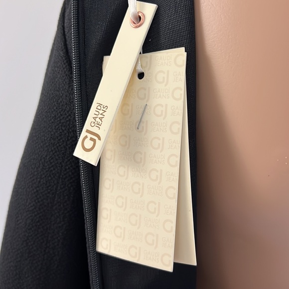 Elegant Black Jumpsuit - Picture 10 of 13